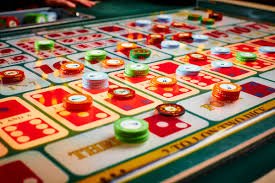 Antarmuka aplikasi mobile bonafit88 menampilkan studio live dealer dengan dealer profesional di layar ponsel